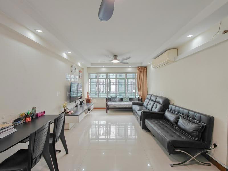 641A Punggol Drive, 641A Punggol Drive, Hougang / Punggol / Sengkang, 3 Bedrooms, 1,195 sqft, HDB Flat For Sale, by Phani Kumar Anne, 500285802 - Living Room - PropertyGuru.com.sg