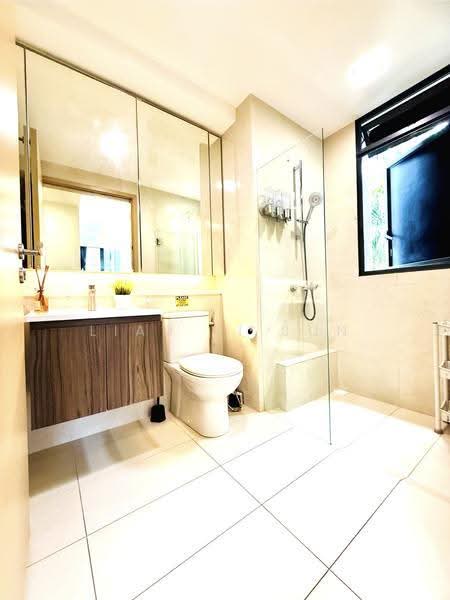 Twin Waterfalls, 102 Punggol Walk, Hougang / Punggol / Sengkang, Room Rental, 200 sqft, Condominium For Rent, by Liau Li Jun, 500285823 - Bathroom - PropertyGuru.com.sg