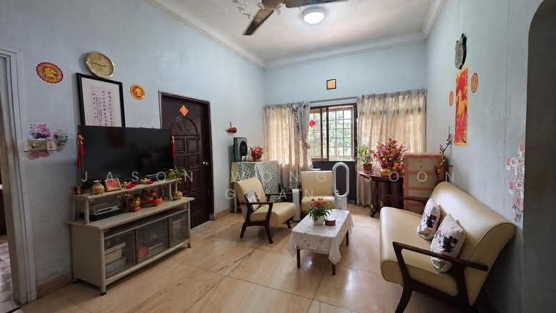 East Grove, 418A East Coast Road, East Coast / Marine Parade, 3 Bedrooms, 871 sqft, Condominium For Sale, by Jason Wong Soon Guan, 500285840 - Living Room - PropertyGuru.com.sg