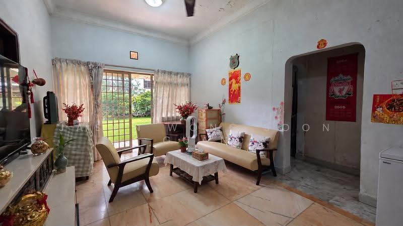 East Grove, 418A East Coast Road, East Coast / Marine Parade, 3 Bedrooms, 871 sqft, Condominium For Sale, by Jason Wong Soon Guan, 500285840 - Living Room - PropertyGuru.com.sg