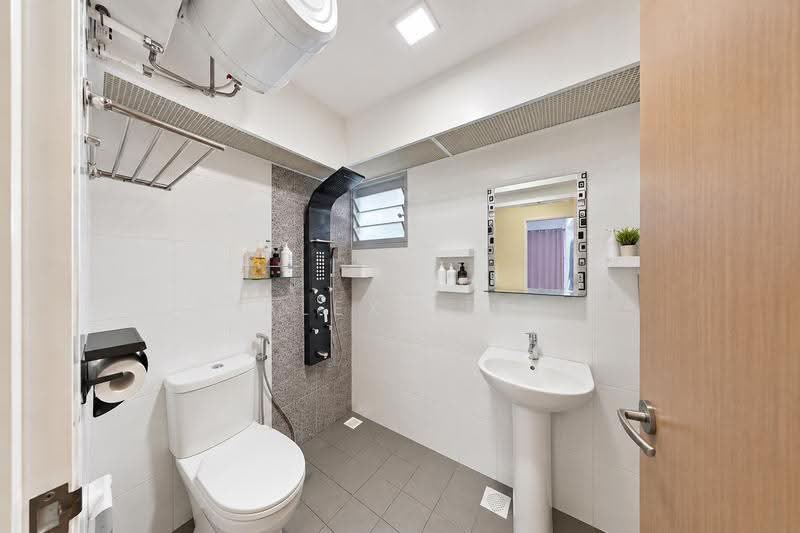 362A Sembawang Crescent, 362A Sembawang Crescent, Sembawang / Yishun, 3 Bedrooms, 1,001 sqft, HDB Flat For Sale, by Alex Lee, 500285844 - Bathroom - PropertyGuru.com.sg