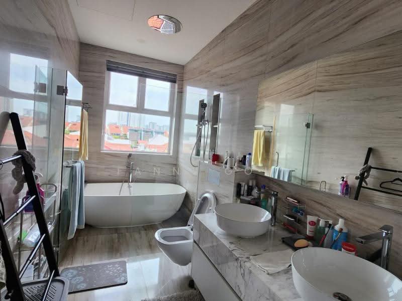 D15 New Freehold 3.5 storey Semi D for sale!, Freehold, 6 bedroom ensuite , with Lift , beautifully renovated ,, East Coast / Marine Parade, 6 Bedrooms, 5,533 sqft, Semi-Detached House For Sale, by Fanny Goh, 500285849 - Bathroom - PropertyGuru.com.sg