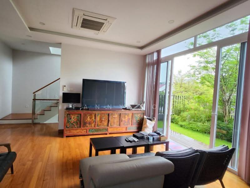 D15 New Freehold 3.5 storey Semi D for sale!, Freehold, 6 bedroom ensuite , with Lift , beautifully renovated ,, East Coast / Marine Parade, 6 Bedrooms, 5,533 sqft, Semi-Detached House For Sale, by Fanny Goh, 500285849 - Living Room - PropertyGuru.com.sg