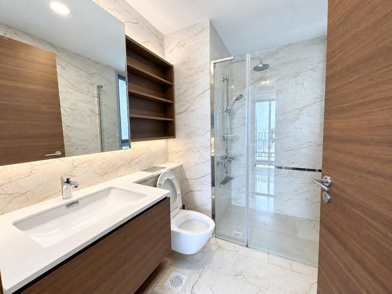 Queens Peak, 1 Dundee Road, Alexandra / Commonwealth, 2 Bedrooms, 775 sqft, Condominium For Sale, by Sarah X. (郑雪梅), 500285856 - Bathroom - PropertyGuru.com.sg