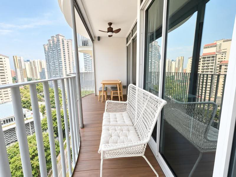 Queens Peak, 1 Dundee Road, Alexandra / Commonwealth, 2 Bedrooms, 775 sqft, Condominium For Sale, by Sarah X. (郑雪梅), 500285856 - Balcony - PropertyGuru.com.sg