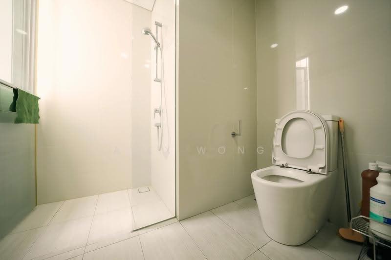 Lakeville, 1 Jurong Lake Link, Boon Lay / Jurong / Tuas, 2 Bedrooms, 764 sqft, Condominium For Rent, by Alex Wong, 500285874 - Bathroom - PropertyGuru.com.sg