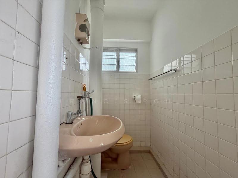 255 Yishun Ring Road, 255 Yishun Ring Road, Sembawang / Yishun, 3 Bedrooms, 904 sqft, HDB Flat For Sale, by Francis Poh, 500285877 - Bathroom - PropertyGuru.com.sg