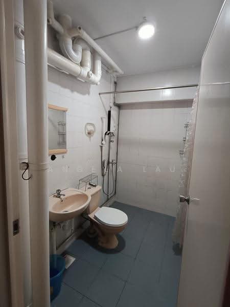 525 Jelapang Road, 525 Jelapang Road, Dairy Farm / Bukit Panjang / Choa Chu Kang, Room Rental, 200 sqft, HDB Flat For Rent, by Angela Lau, 500285882 - Bathroom - PropertyGuru.com.sg