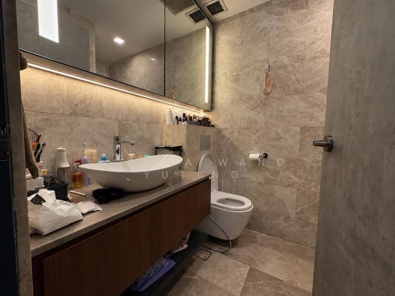 Bugis | CCR | 999Yr | 990Sqft | Conservation Shophouse, Beach Road / Bugis / Rochor, 2 Bedrooms, 990 sqft, Apartment For Sale, by Alvena Wang Yuting, 500285889 - Bathroom - PropertyGuru.com.sg