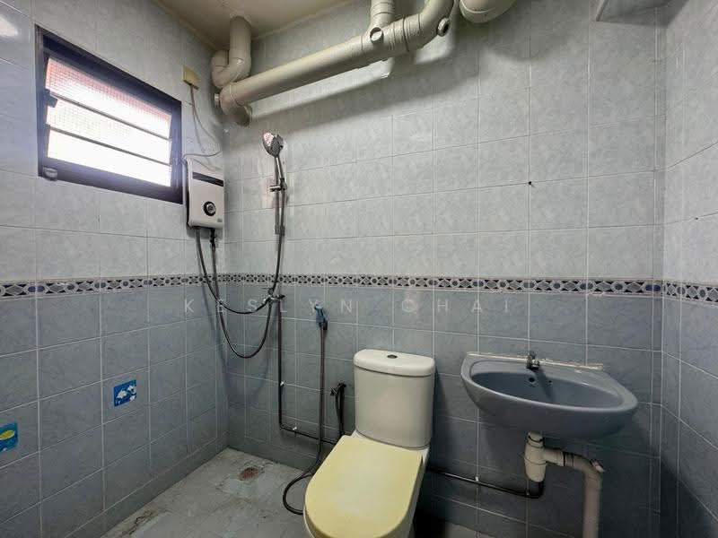 501A Wellington Circle, 501A Wellington Circle, Sembawang / Yishun, 2 Bedrooms, 979 sqft, HDB Flat For Rent, by Keslyn Chai, 500285913 - Bathroom - PropertyGuru.com.sg