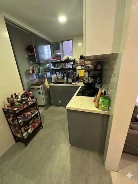 The Lakeshore, 31 Jurong West Street 41, Boon Lay / Jurong / Tuas, 3 Bedrooms, 1,292 sqft, Condominium For Sale, by Cedrik Yu, 500285917 - Kitchen - PropertyGuru.com.sg