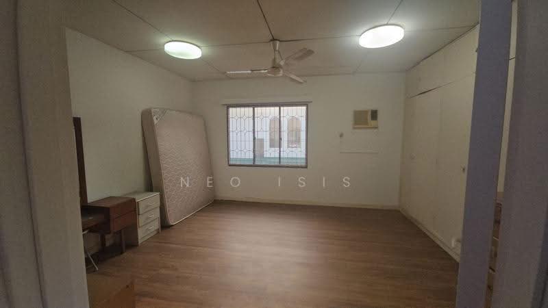 Sunset way Detached, Clementi Park / Upper Bukit Timah, 5 Bedrooms, 2,500 sqft, Detached House For Sale, by Neo Isis, 500285923 - Bedroom - PropertyGuru.com.sg