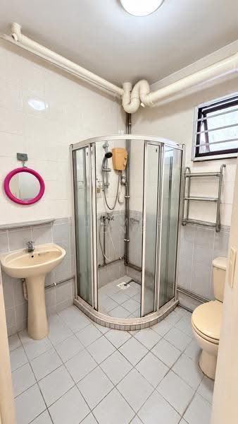 341A Sembawang Close, 341A Sembawang Close, Sembawang / Yishun, 4 Bedrooms, 1,375 sqft, HDB Flat For Sale, by Thomas Tong, 500285928 - Bathroom - PropertyGuru.com.sg