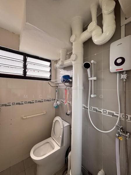 533 Bedok North Street 3, 533 Bedok North Street 3, Bedok / Upper East Coast, 3 Bedrooms, 990 sqft, HDB Flat For Sale, by Michelle Ho, 500285936 - Bathroom - PropertyGuru.com.sg