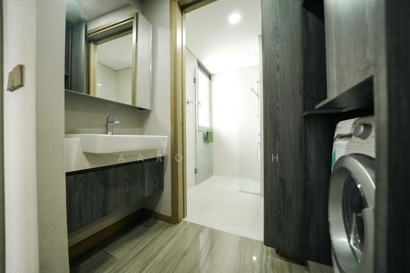 Lakeville, 1 Jurong Lake Link, Boon Lay / Jurong / Tuas, 2 Bedrooms, 764 sqft, Condominium For Rent, by Aaron Goh, 500285937 - Bathroom - PropertyGuru.com.sg