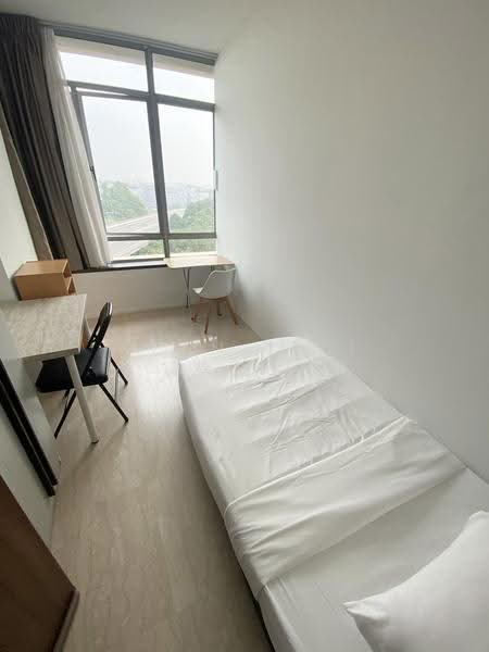 Cheap Bedroom @ Serangoon MRT, Sunshine Terrace, Hougang / Punggol / Sengkang, Room Rental, 100 sqft, Condominium For Rent, by Alan Tsui 徐先生, 500285945 - Bedroom - PropertyGuru.com.sg