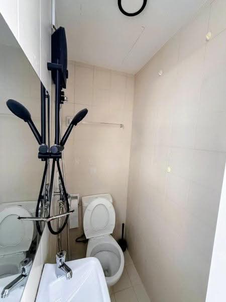Hillview Regency, 26 Bukit Batok East Avenue 2, Dairy Farm / Bukit Panjang / Choa Chu Kang, 4 Bedrooms, 1,119 sqft, Condominium For Sale, by Kareen Tan 陳約廷, 500285954 - Bathroom - PropertyGuru.com.sg