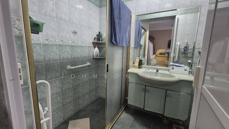 612 Elias Road, 612 Elias Road, Pasir Ris / Tampines, 3 Bedrooms, 1,194 sqft, HDB Flat For Rent, by Johnson Ng, 500285960 - Bathroom - PropertyGuru.com.sg