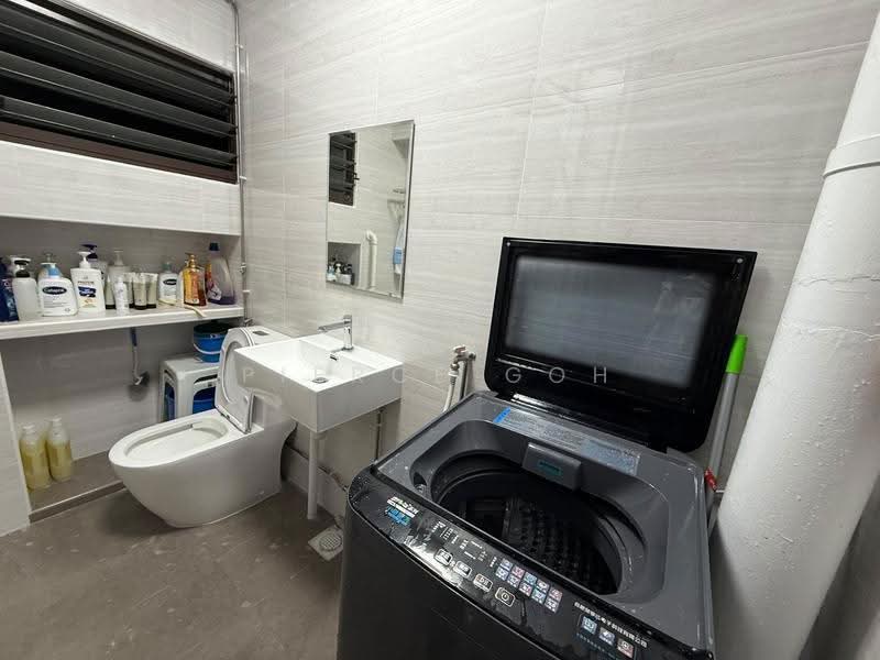 846 Jurong West Street 81, 846 Jurong West Street 81, Boon Lay / Jurong / Tuas, Room Rental, 150 sqft, HDB Flat For Rent, by Pierce Goh, 500285979 - Bathroom - PropertyGuru.com.sg