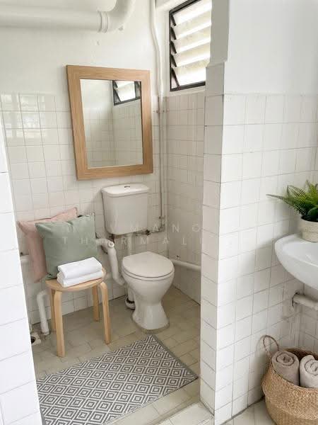 308 Serangoon Avenue 2, 308 Serangoon Avenue 2, Hougang / Punggol / Sengkang, 3 Bedrooms, 1,001 sqft, HDB Flat For Sale, by Vmano Tharmalingam, 500285980 - Bathroom - PropertyGuru.com.sg