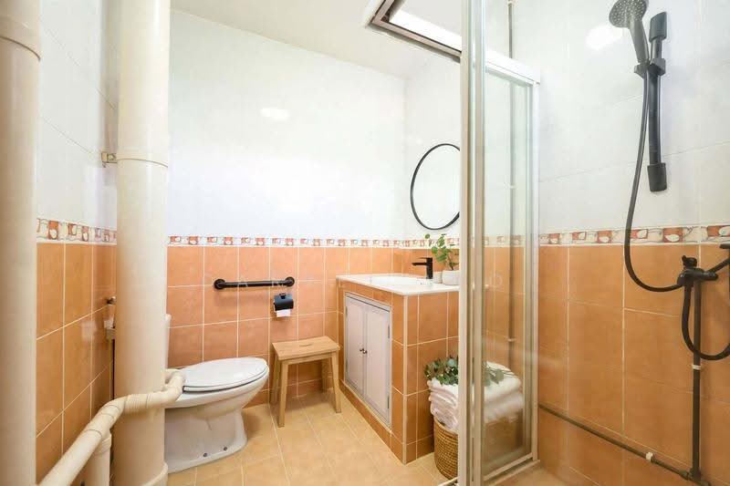 322A Jurong East Street 31, 322A Jurong East Street 31, Boon Lay / Jurong / Tuas, 4 Bedrooms, 1,604 sqft, HDB Flat For Sale, by Darrel Yeo, 500285993 - Bathroom - PropertyGuru.com.sg