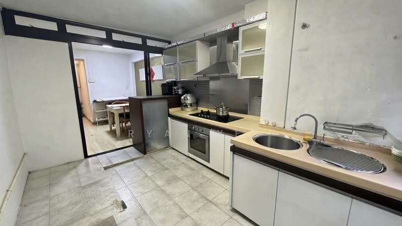 205 Clementi Avenue 6, 205 Clementi Avenue 6, Buona Vista / West Coast / Clementi New Town, 3 Bedrooms, 980 sqft, HDB Flat For Sale, by Ryan Yeo, 500285998 - Kitchen - PropertyGuru.com.sg