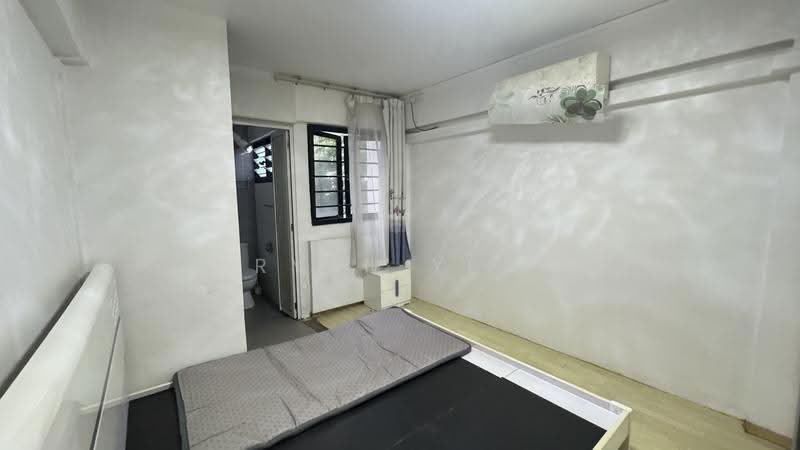 205 Clementi Avenue 6, 205 Clementi Avenue 6, Buona Vista / West Coast / Clementi New Town, 3 Bedrooms, 980 sqft, HDB Flat For Sale, by Ryan Yeo, 500285998 - Bedroom - PropertyGuru.com.sg