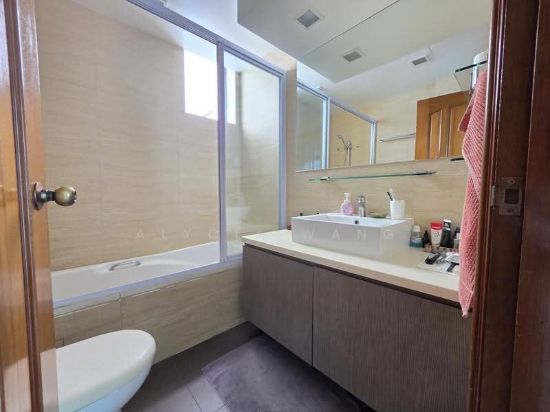 Spring Grove, 53A Grange Road, Tanglin / Holland / Bukit Timah, 3 Bedrooms, 1,389 sqft, Condominium For Sale, by Alycia Wang, 500285999 - Bathroom - PropertyGuru.com.sg