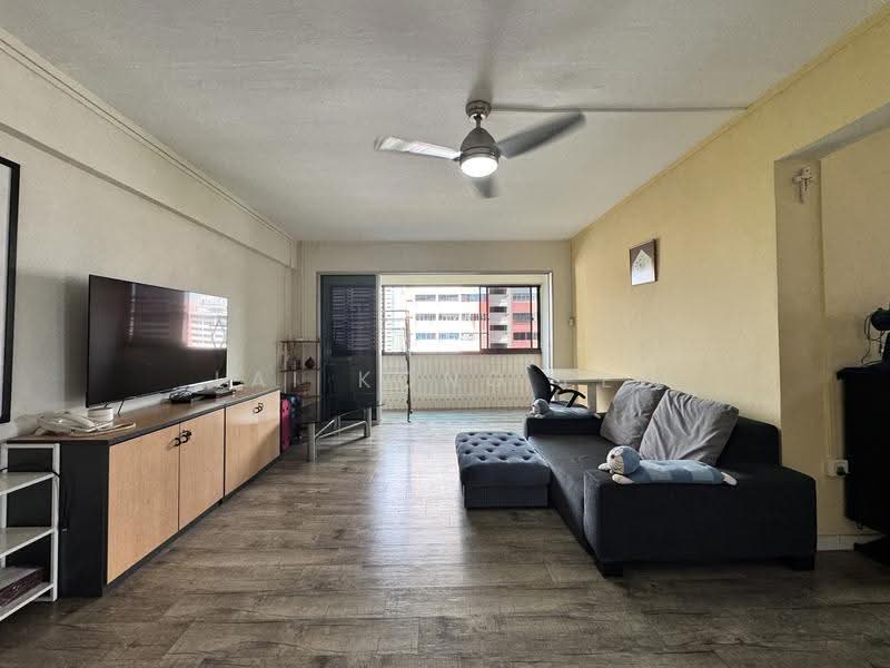 336 Clementi Avenue 2, 336 Clementi Avenue 2, Buona Vista / West Coast / Clementi New Town, 3 Bedrooms, 1,281 sqft, HDB Flat For Sale, by Lai Kong Fei, 500286022 - Living Room - PropertyGuru.com.sg
