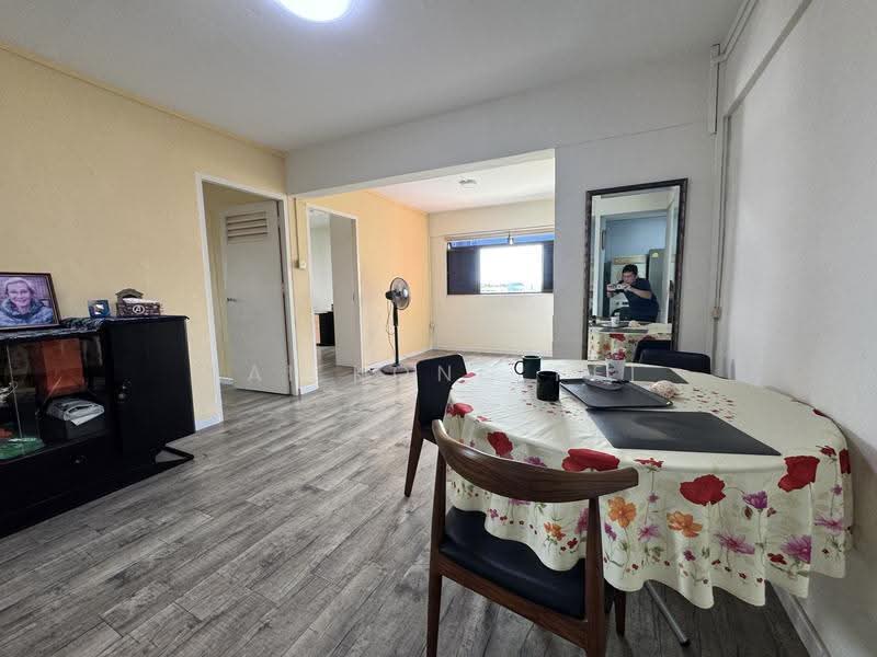 336 Clementi Avenue 2, 336 Clementi Avenue 2, Buona Vista / West Coast / Clementi New Town, 3 Bedrooms, 1,281 sqft, HDB Flat For Sale, by Lai Kong Fei, 500286022 - Living Room - PropertyGuru.com.sg