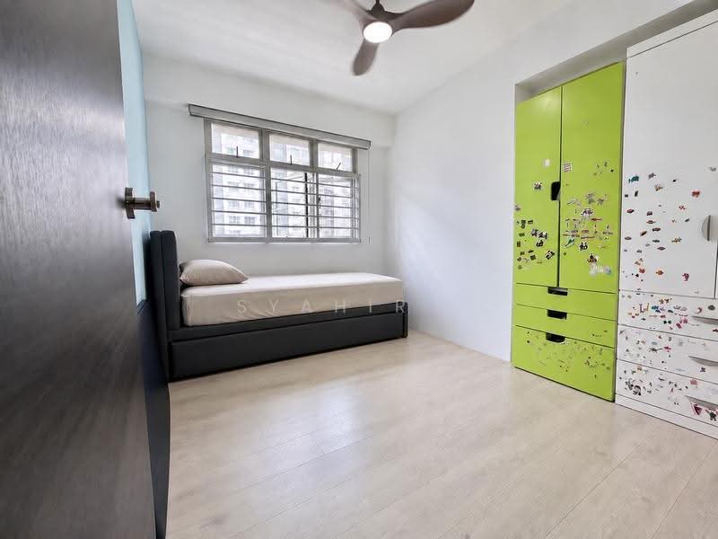 229A Sumang Lane, 229A Sumang Lane, Hougang / Punggol / Sengkang, 3 Bedrooms, 1,001 sqft, HDB Flat For Sale, by Syahir ., 500286034 - Bedroom - PropertyGuru.com.sg