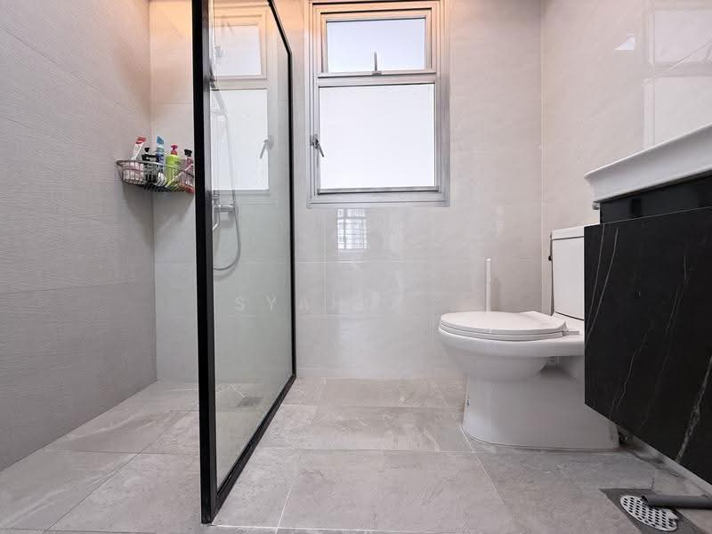 229A Sumang Lane, 229A Sumang Lane, Hougang / Punggol / Sengkang, 3 Bedrooms, 1,001 sqft, HDB Flat For Sale, by Syahir ., 500286034 - Bathroom - PropertyGuru.com.sg