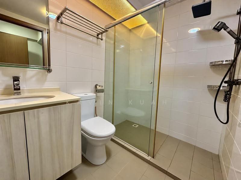 451B Bukit Batok West Avenue 6, 451B Bukit Batok West Avenue 6, Dairy Farm / Bukit Panjang / Choa Chu Kang, 3 Bedrooms, 1,216 sqft, HDB Flat For Sale, by Kavin Kuah, 500286035 - Bathroom - PropertyGuru.com.sg
