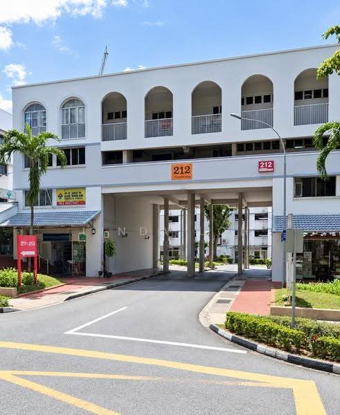 212 Hougang St 21 F&B shop for rent, Hougang St 21, Hougang / Punggol / Sengkang, 780 sqft, Food & Beverage For Rent, by Linda Loh, 500286041 - Exterior - CommercialGuru.com.sg