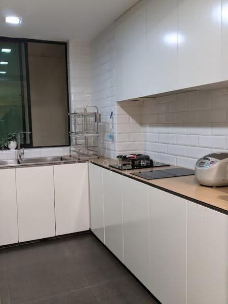 Pinevale, 4 Tampines Street 73, Pasir Ris / Tampines, 3 Bedrooms, 1,293 sqft, Condominium For Sale, by KangLing Beh, 500286058 - Kitchen - PropertyGuru.com.sg