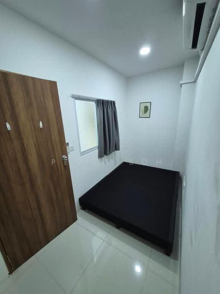 619 Bukit Timah min 3 mths asap, Tanglin / Holland / Bukit Timah, 4 Bedrooms, 1,200 sqft, Apartment For Rent, by Peggy Soh, 500286060 - Bedroom - PropertyGuru.com.sg
