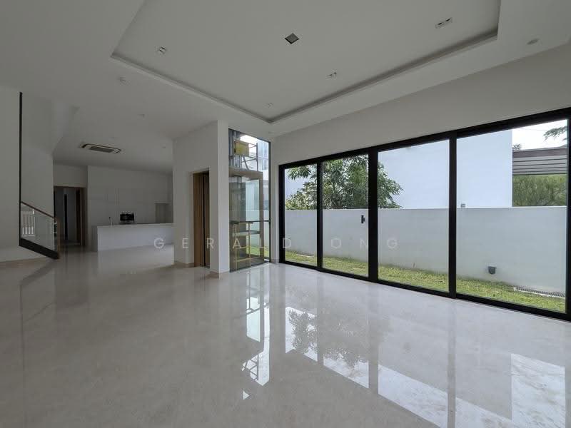 Meng Suan Estate, Meng Suan Road, Mandai / Upper Thomson, 1 Bedroom, 1,379 sqft, Corner Terrace For Sale, by Gerald Ong, 500286063 - Living Room & Lift - PropertyGuru.com.sg