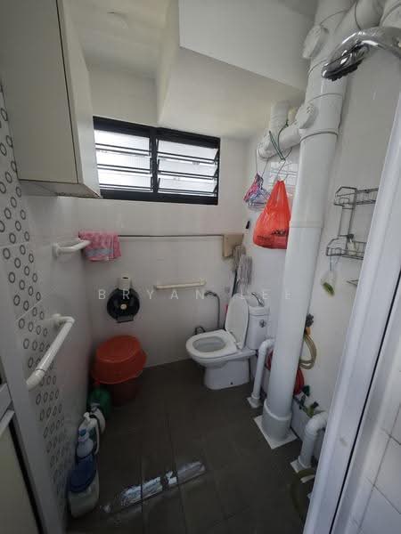 175 Ang Mo Kio Avenue 4, 175 Ang Mo Kio Avenue 4, Ang Mo Kio / Bishan / Thomson, 3 Bedrooms, 980 sqft, HDB Flat For Sale, by Bryan Lee, 500286065 - Bathroom - PropertyGuru.com.sg