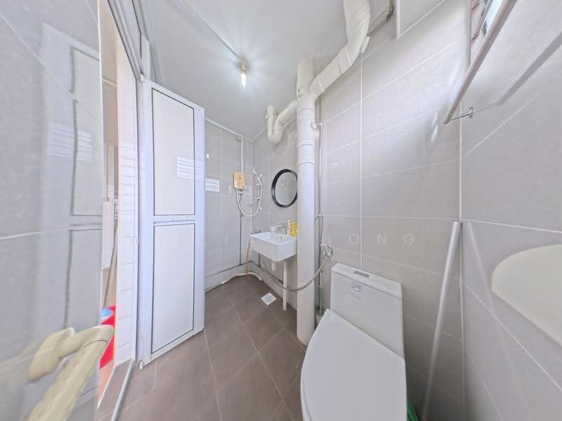 246 Bangkit Road, 246 Bangkit Road, Dairy Farm / Bukit Panjang / Choa Chu Kang, 3 Bedrooms, 1,119 sqft, HDB Flat For Sale, by William Hong, 500286073 - Bathroom - PropertyGuru.com.sg