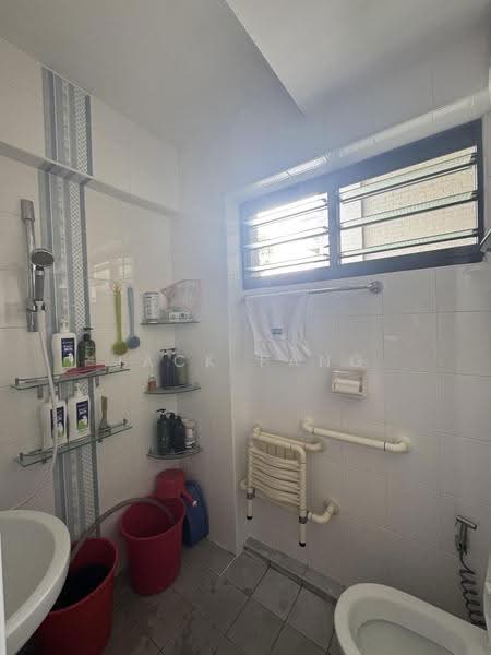 210 Hougang Street 21, 210 Hougang Street 21, Hougang / Punggol / Sengkang, 2 Bedrooms, 797 sqft, HDB Flat For Sale, by Jack Pang, 500286081 - Bathroom - PropertyGuru.com.sg