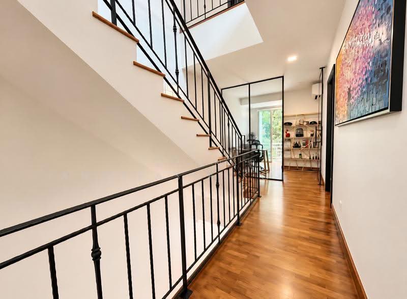 Renovated 3 Storey Corner-T @ Woodgrove View, Woodgrove Walk, Woodgrove Ave, Cedar, Marsiling MRT, Marsiling, Woodgrove, Seletar / Yio Chu Kang, 5 Bedrooms, 3,225 sqft, Corner Terrace For Sale, by Jeannie Anastasia Koe 高晶晶, 500286089 - Corridor - PropertyGuru.com.sg