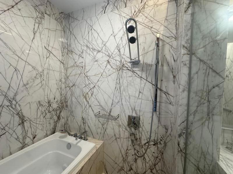 The Laurels @ Cairnhill Road, 38 Cairnhill Road, Orchard / River Valley, 4 Bedrooms, 3,853 sqft, Condominium For Sale, by Keith Lim, 500286094 - Bathroom - PropertyGuru.com.sg