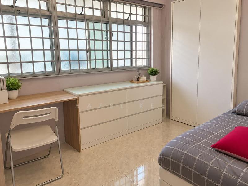442 Choa Chu Kang Avenue 4, 442 Choa Chu Kang Avenue 4, Dairy Farm / Bukit Panjang / Choa Chu Kang, 3 Bedrooms, 980 sqft, HDB Flat For Sale, by Hazel Kee, 500286095 - Bedroom - AI Decluttered - PropertyGuru.com.sg