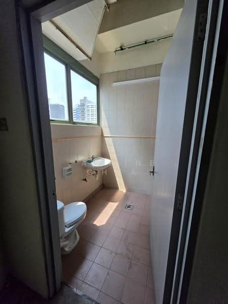 Mandai Industrial Building, 30 Mandai Estate, Admiralty / Woodlands, 2,185 sqft, Factory / Workshop (B2) For Rent, by Jasmine Chua, 500286098 - Bathroom - CommercialGuru.com.sg