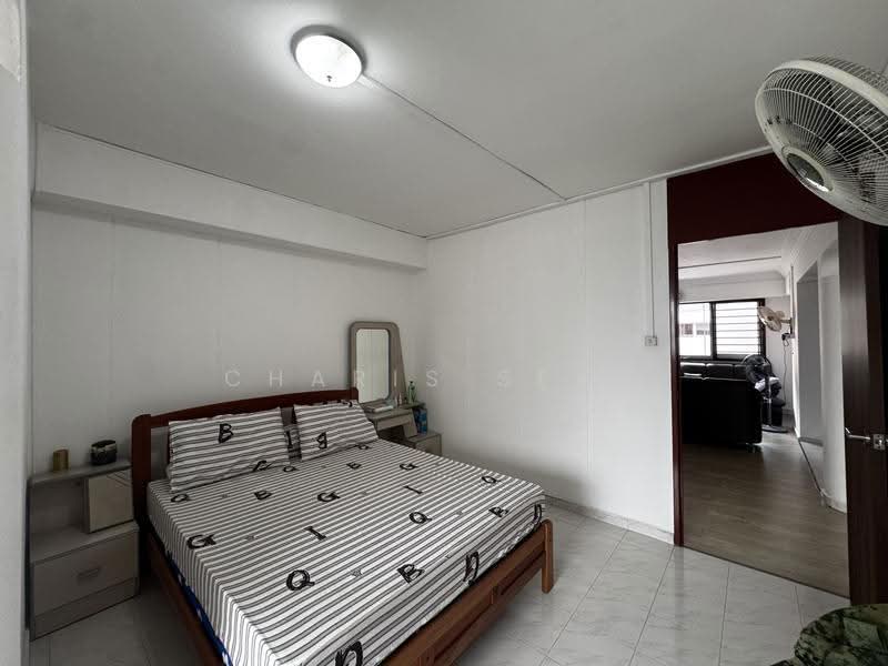 445 Hougang Avenue 8, 445 Hougang Avenue 8, Hougang / Punggol / Sengkang, 3 Bedrooms, 1,109 sqft, HDB Flat For Rent, by Charis Seah, 500286111 - Master Bedroom - PropertyGuru.com.sg
