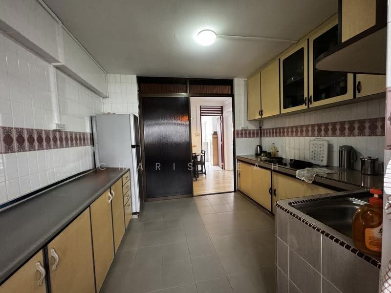 445 Hougang Avenue 8, 445 Hougang Avenue 8, Hougang / Punggol / Sengkang, 3 Bedrooms, 1,109 sqft, HDB Flat For Rent, by Charis Seah, 500286111 - Kitchen - PropertyGuru.com.sg
