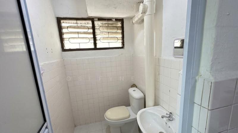 449 Ang Mo Kio Ave 10, Ang Mo Kio Ave 10, Ang Mo Kio / Bishan / Thomson, 720 sqft, Office For Rent, by Josefyne Lim, 500286115 - Bathroom - CommercialGuru.com.sg