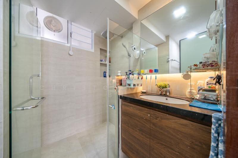 Rio Vista, 16 Upper Serangoon View, Hougang / Punggol / Sengkang, 4 Bedrooms, 1,378 sqft, Condominium For Sale, by Christopher Lee BH, 500286127 - Bathroom - PropertyGuru.com.sg