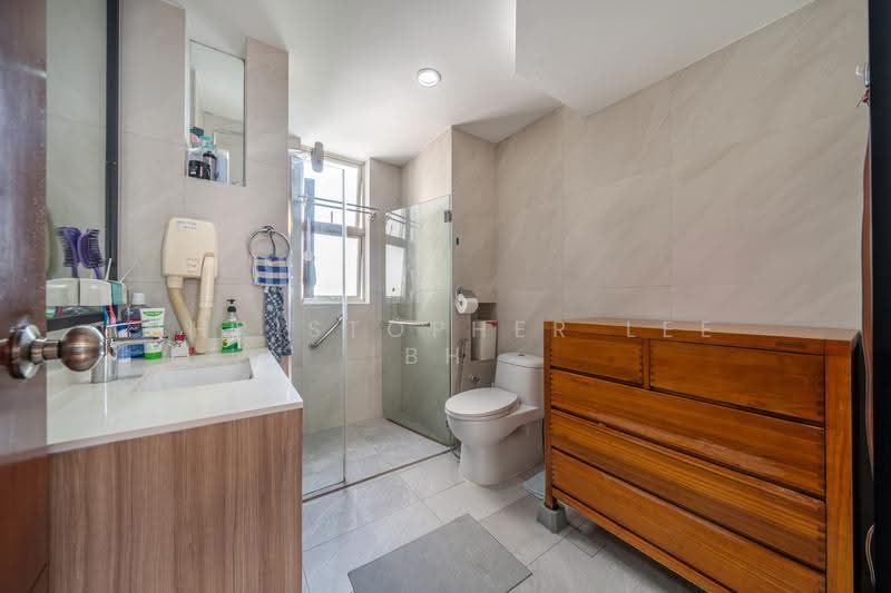 Rio Vista, 16 Upper Serangoon View, Hougang / Punggol / Sengkang, 4 Bedrooms, 1,378 sqft, Condominium For Sale, by Christopher Lee BH, 500286127 - Bathroom - PropertyGuru.com.sg