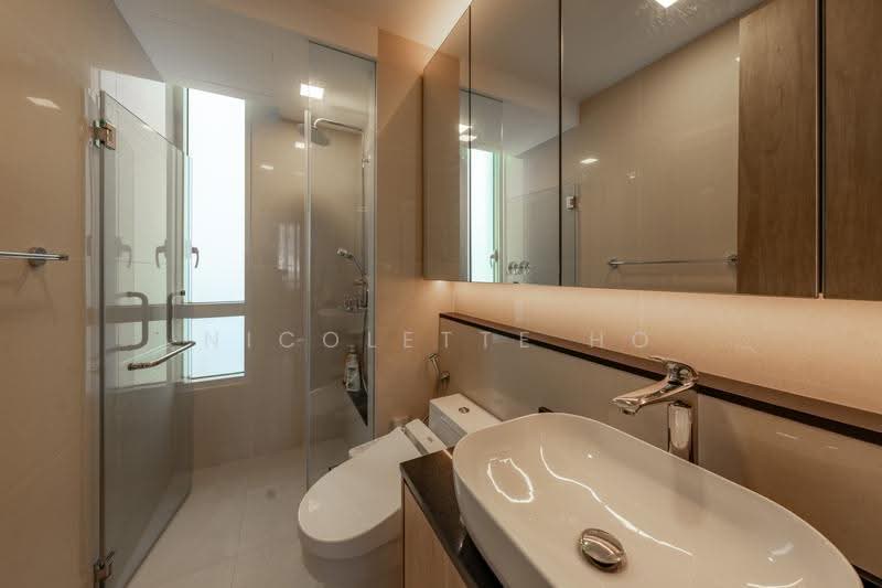 The Sea View, 33 Amber Road, East Coast / Marine Parade, 3 Bedrooms, 1,410 sqft, Condominium For Sale, by Nicolette Ho, 500286128 - Bathroom - PropertyGuru.com.sg